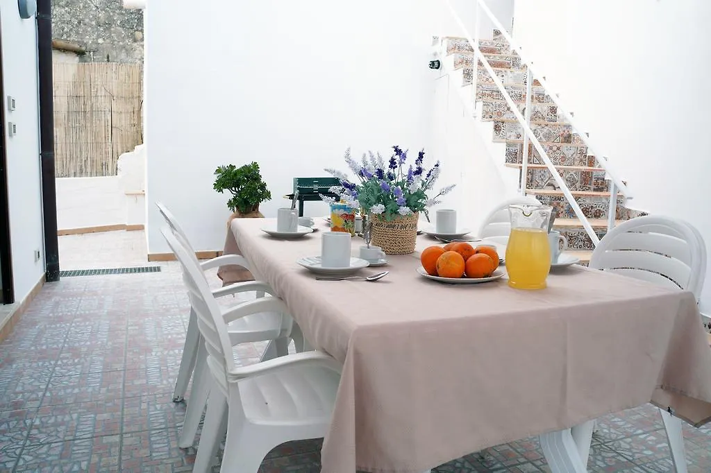 Casa Vacanza Da Rosa Custonaci 0*,